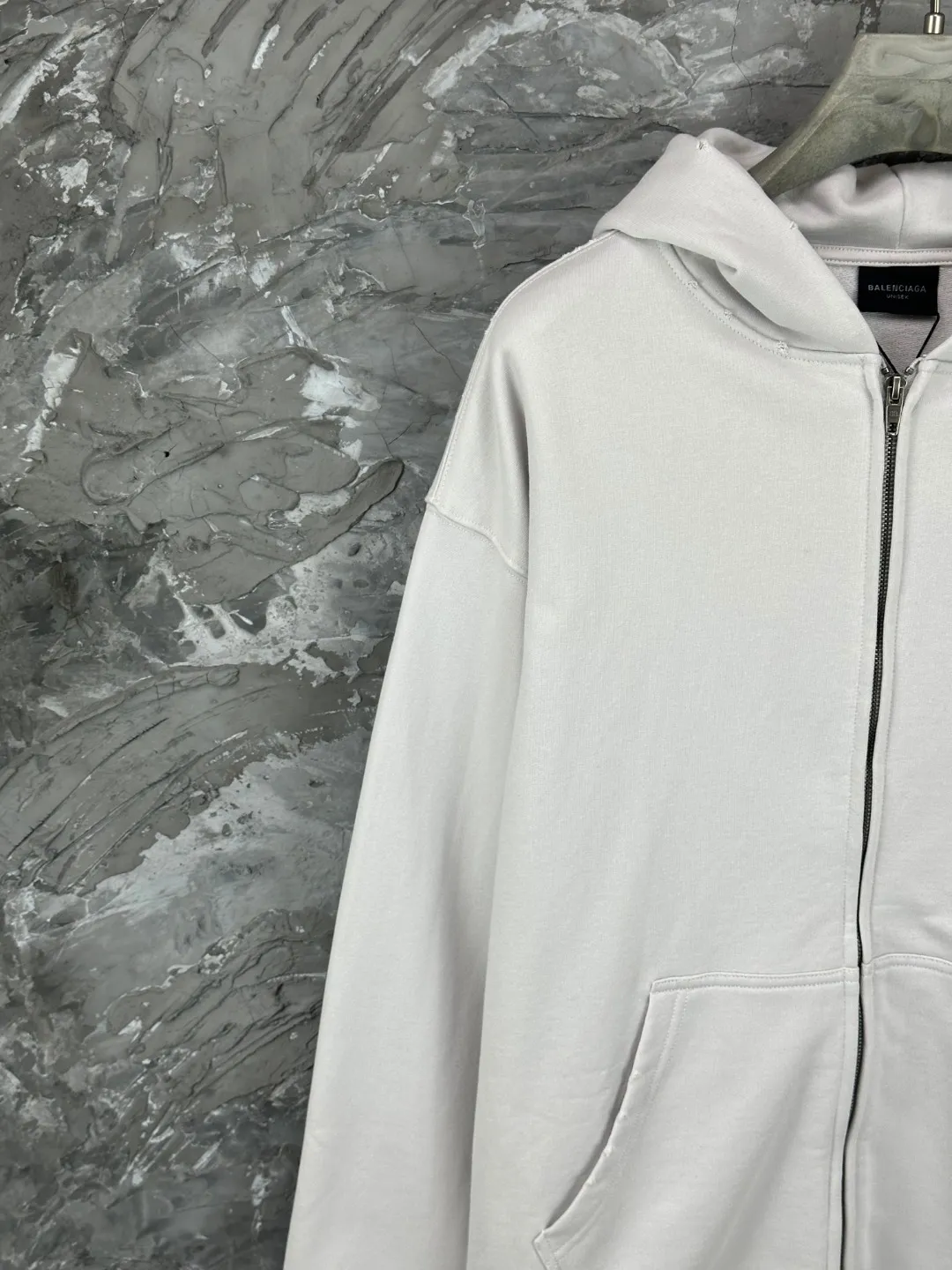 BALENCI*GA . . . . . . 460g . Same Style -Color：Black White -SIZE：Xs S M L 8980#
